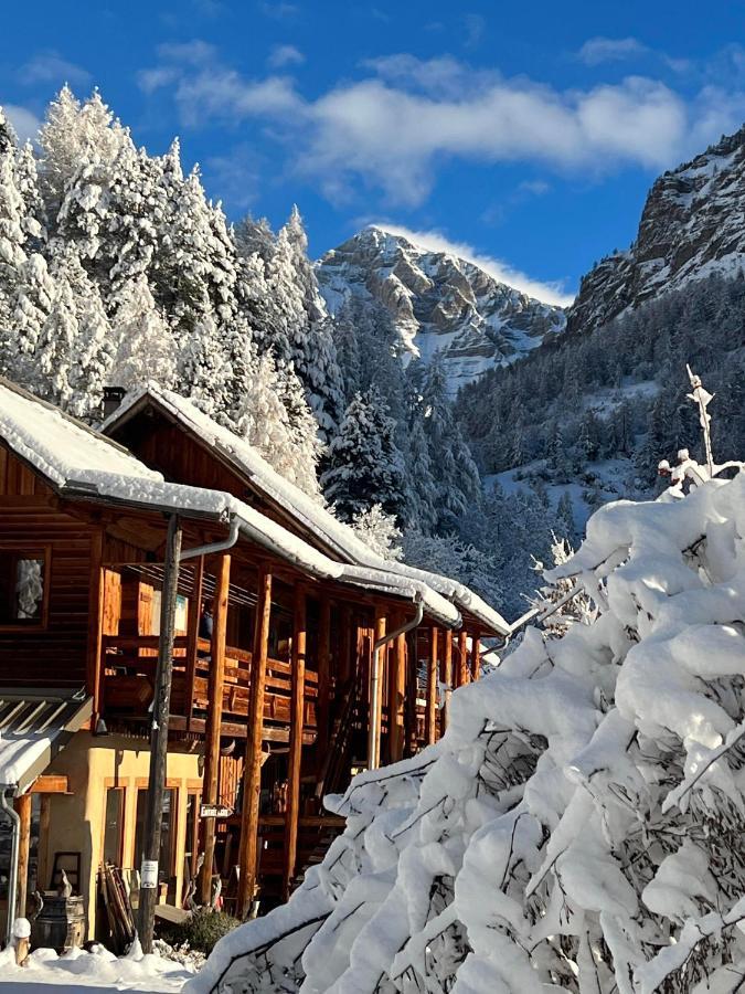 Les 3 Cols Hostel *